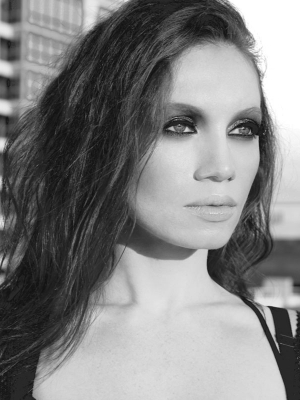 AygulSkylineHorizLogtbackBWL