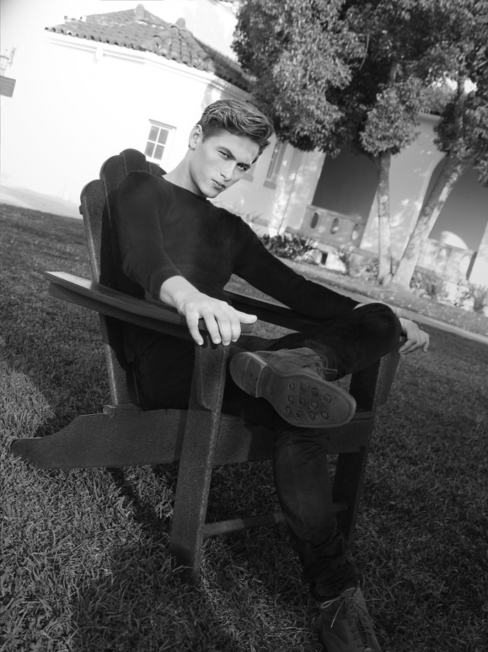 JakeBlackChairLawnBWWL