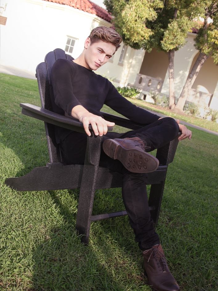 JakeBlackChairLawnWL