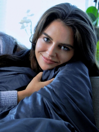 KaseyHorizBlanketCouchWL