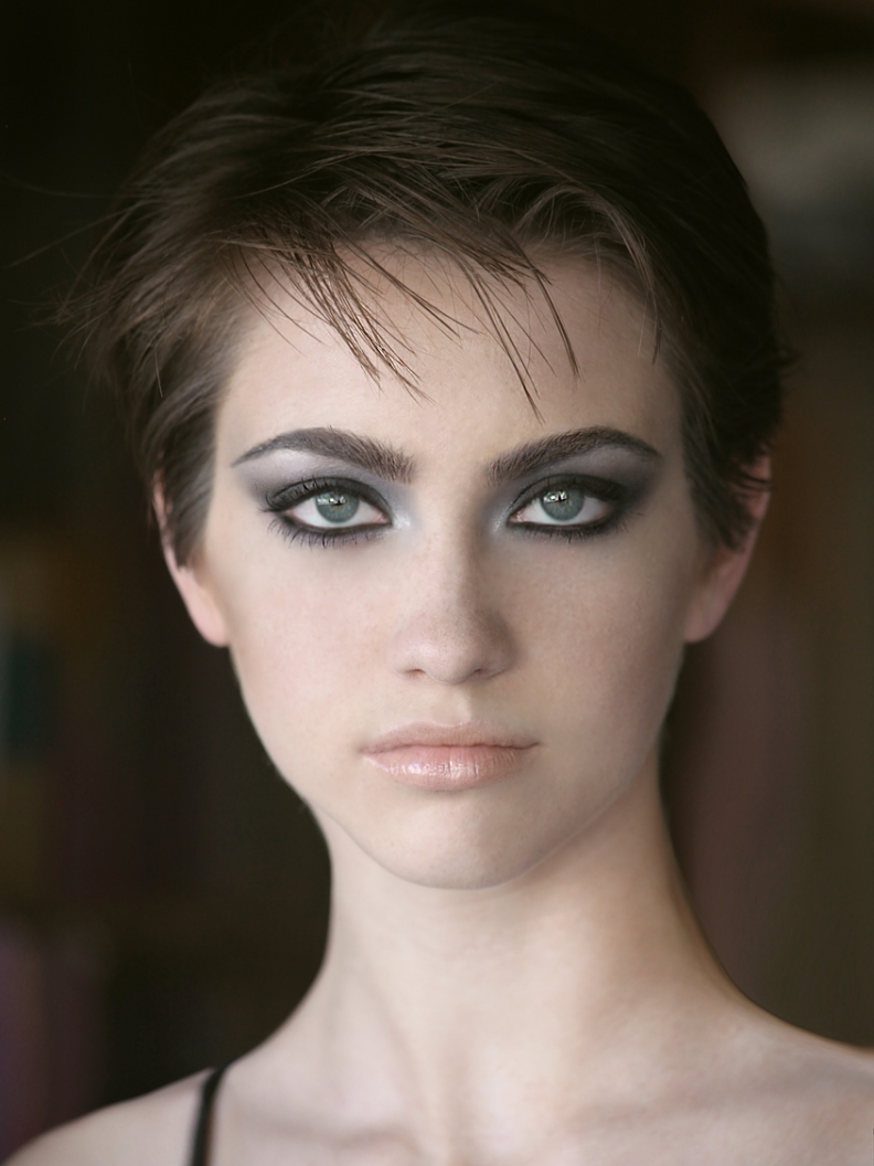 LauraPorterSmokeyEyesMULilyWL