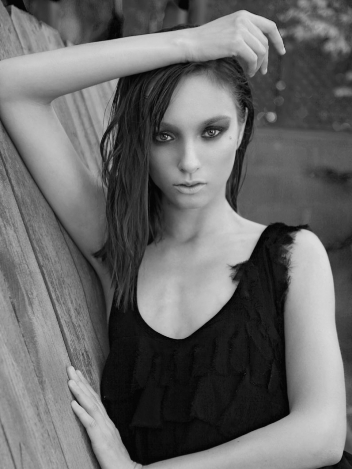 LeeanaJacobsBWWoodwallWL