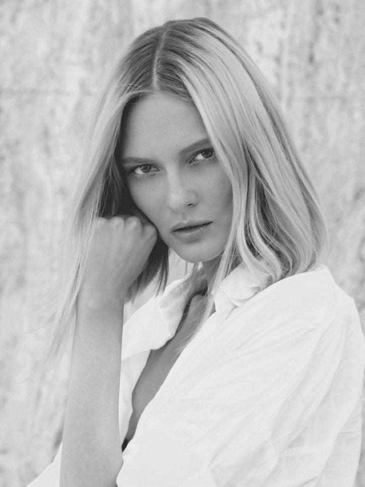 OlgaCerpitaWhiteshirtBeautyStareBWWL