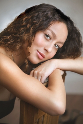 SummirWChairPortraitBeauty1wl