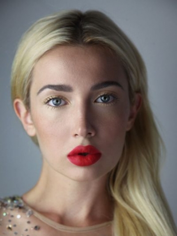 VeronikaBehindtheears1wl