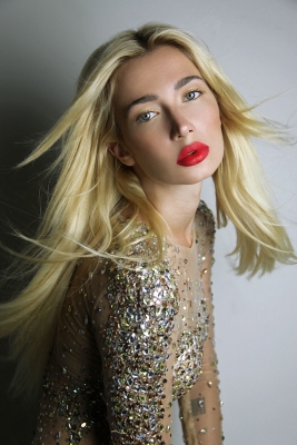 VeronikaHeadtilthairblowrevisedwl